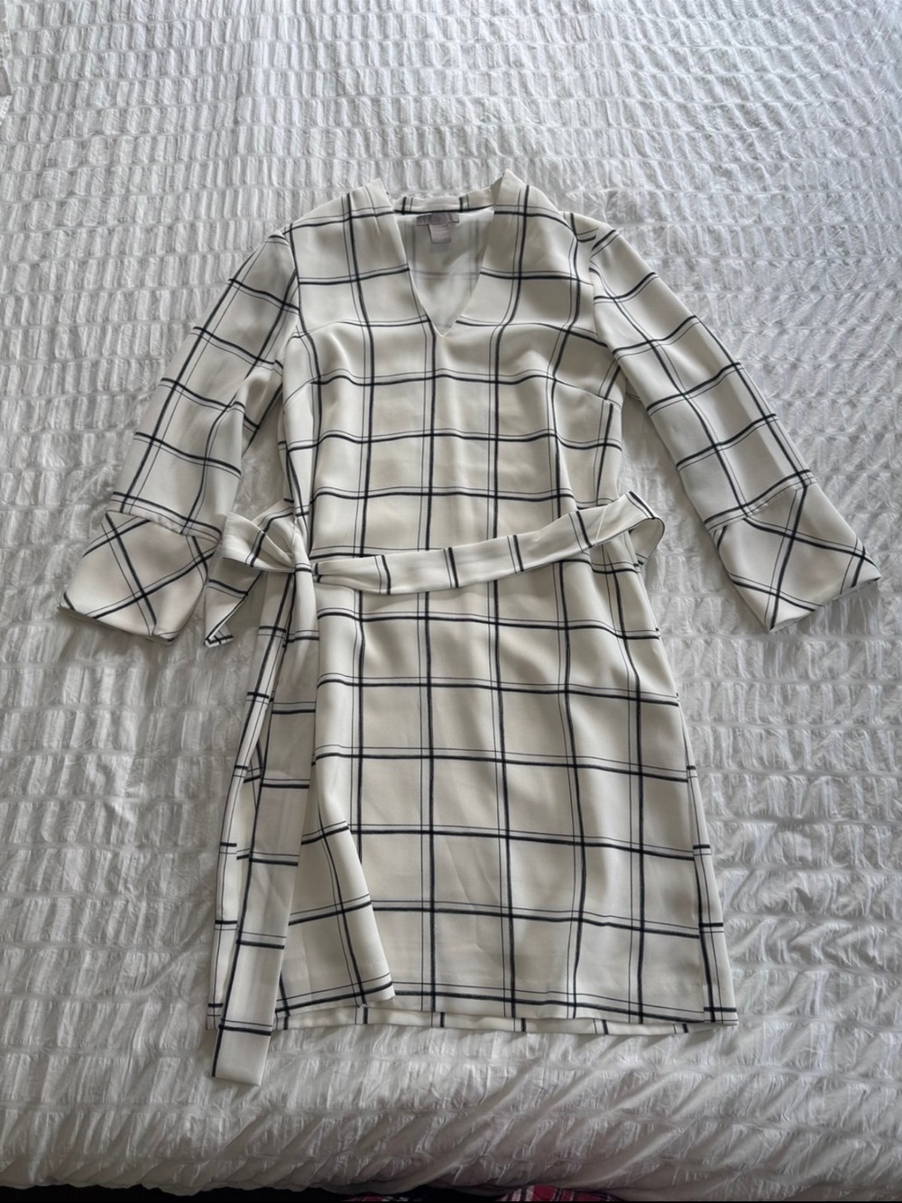 H&M Black and White V-Neck Windowpane Belted Midi Dress